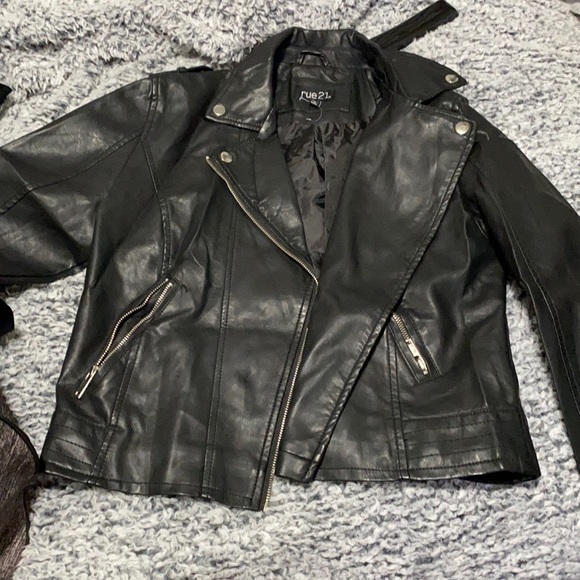 Leather jacket - Picture 1 of 1